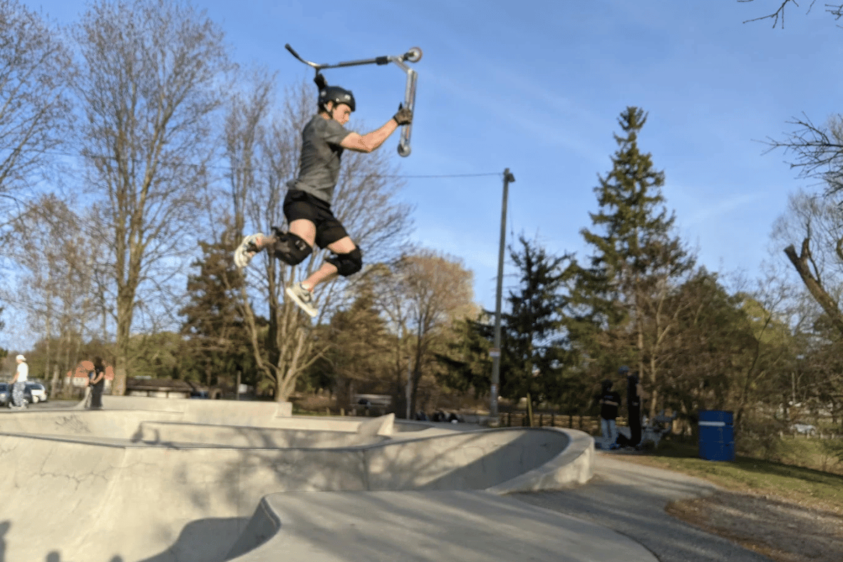 Riverpark Scooter Tricks