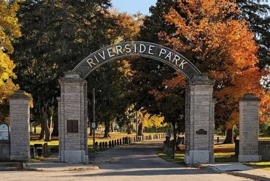 riverside park trail family