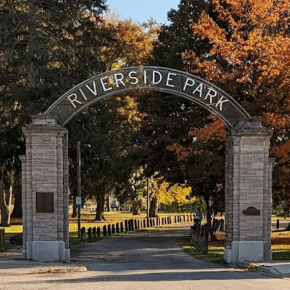riverside park trail family